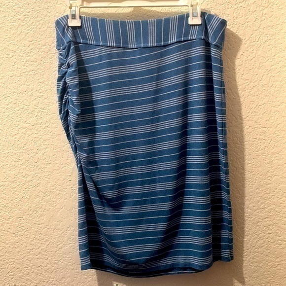 Athleta Dresses & Skirts - Athleta large skirt designed in Sonoma County CA